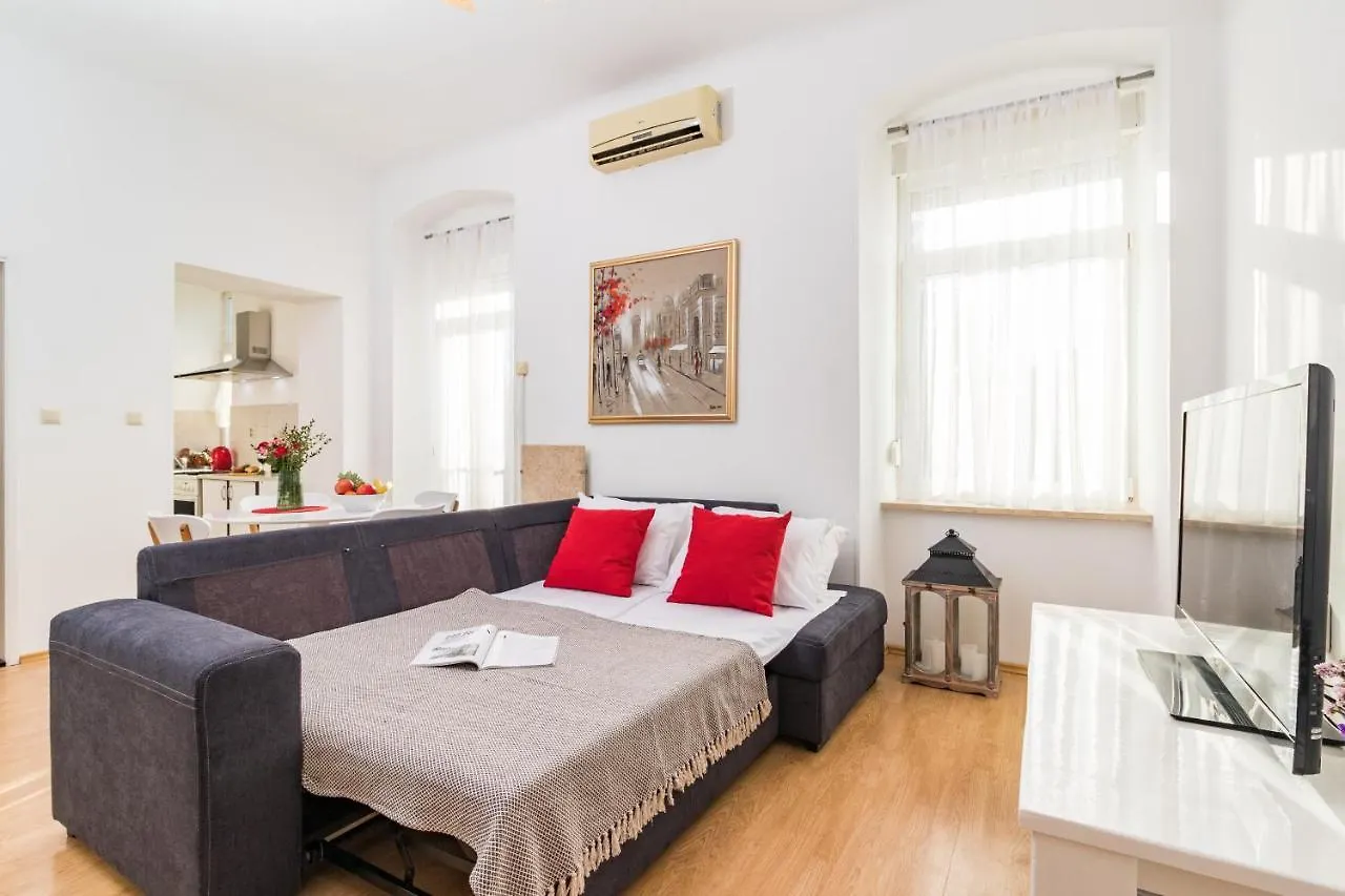 Apartman Lussi Pula Lägenhet